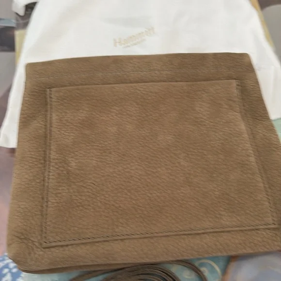 Hammitt DUKE PLUME MOSS
NUBUCK Leather Med Crossbody
Clutch Shoulder Bag NWT - Picture 2 of 4